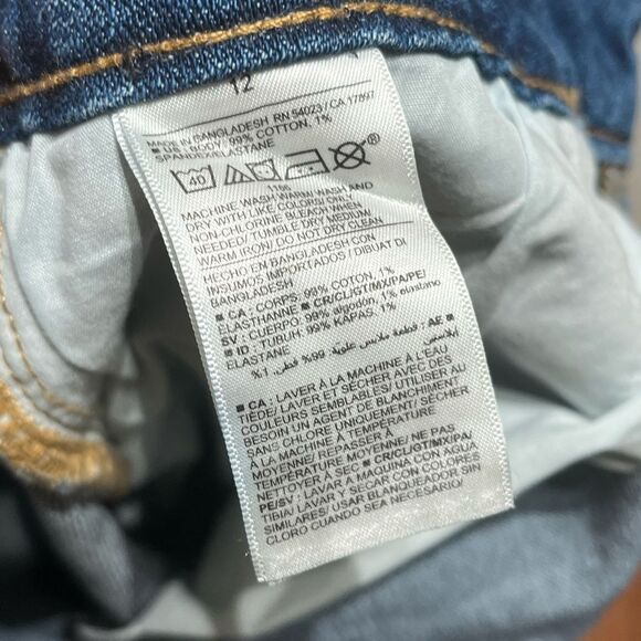 Old Navy Women’s Sky Hi A-Line Button Fly Cut Off Jean Shorts, Size 12 - Picture 8 of 8